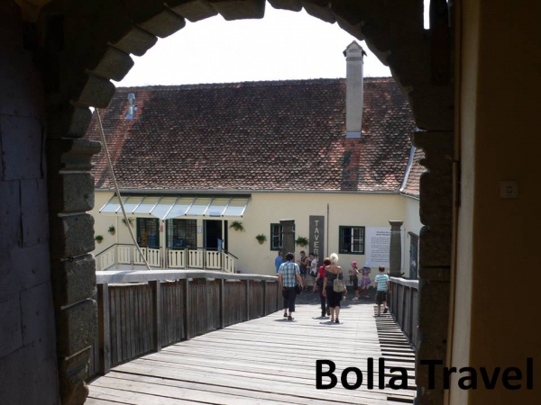 Bolla_Travel54.jpg
