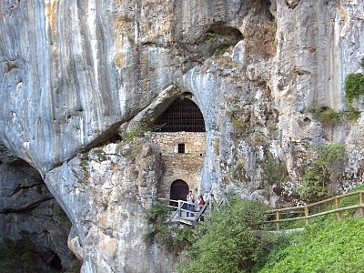 20070808_Castillo_Predjama0057.JPG